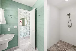 2701 N Bay Rd, Miami Beach, FL 33140 - Photo 33