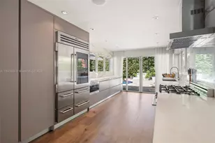 2701 N Bay Rd, Miami Beach, FL 33140 - Photo 17