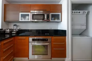 253 NE 2nd St, Miami, FL 33132 - Photo 9