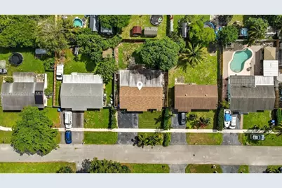 514 SW 72nd Ter, North Lauderdale, FL 33068 - Photo 25