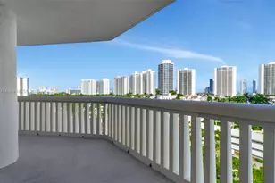 1000 Island Blvd, Aventura, FL 33160 - Photo 43