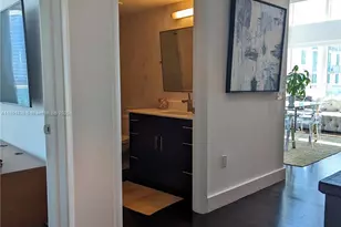 41 SE 5th St, Miami, FL 33131 - Photo 21
