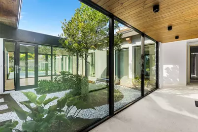 6716 San Vicente St, Coral Gables, FL 33146 - Photo 13