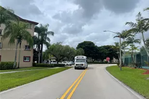 800 SW 142nd Ave, Pembroke Pines, FL 33027 - Photo 3