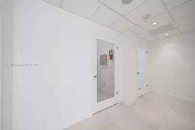 814 Ponce De Leon Blvd #304, Coral Gables, FL 33134 - Photo 9