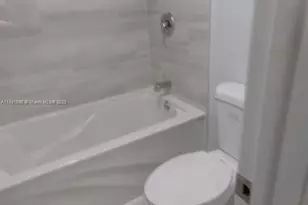 17038 NW 66th Ct, Hialeah, FL 33015 - Photo 19