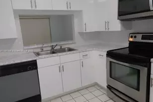 17038 NW 66th Ct, Hialeah, FL 33015 - Photo 7