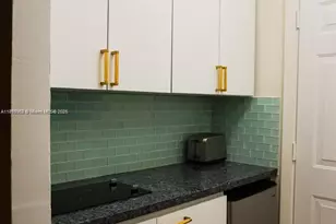 3030 Collins Ave, Miami Beach, FL 33140 - Photo 5