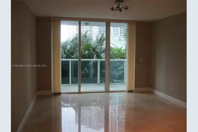 31 SE 5 St #1210, Miami, FL 33131 - Photo 11