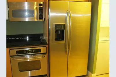 31 SE 5 St #1210, Miami, FL 33131 - Photo 15