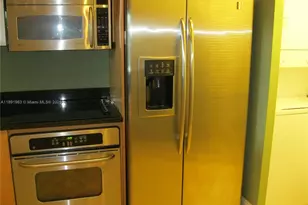 31 SE 5th St, Miami, FL 33131 - Photo 15