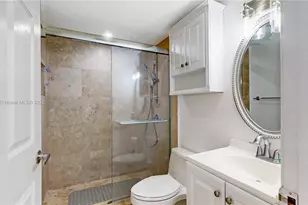770 Claughton Island Dr, Miami, FL 33131 - Photo 15
