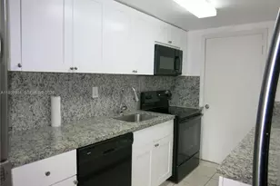 10901 N Kendall Dr, Miami, FL 33176 - Photo 11