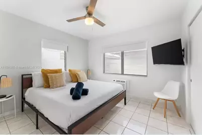 7721 Harding Ave #8, Miami Beach, FL 33141 - Photo 11