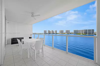 18100 N Bay Rd #708, Sunny Isles Beach, FL 33160 - Photo 3