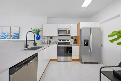 18100 N Bay Rd #708, Sunny Isles Beach, FL 33160 - Photo 7
