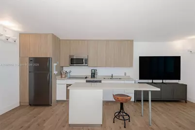 [Address not provided], Miami Beach, FL 33139 - Photo 15