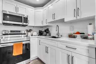 9310 Fontainebleau Blvd, Miami, FL 33172 - Photo 7