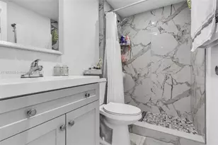 9310 Fontainebleau Blvd, Miami, FL 33172 - Photo 13