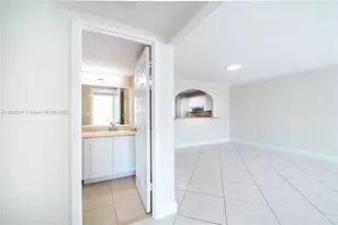 2555 NE 11th St, Fort Lauderdale, FL 33304 - Photo 29