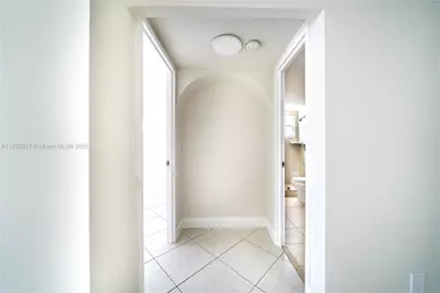 2555 NE 11th St #310, Fort Lauderdale, FL 33304 - Photo 21