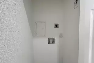 9221 Broad Manor Rd, Miami, FL 33147 - Photo 19