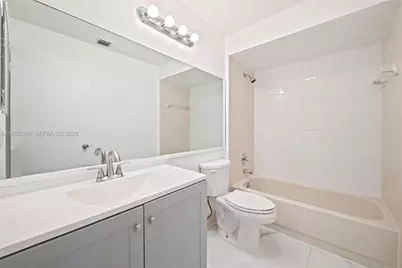 1178 NW 122nd Terrace, Pembroke Pines, FL 33026 - Photo 25