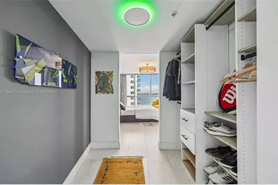 1750 N Bayshore Dr #2101, Miami, FL 33132 - Photo 19