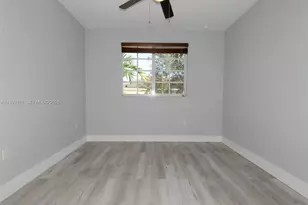 7636 Foxcroft Ln, Davie, FL 33328 - Photo 13