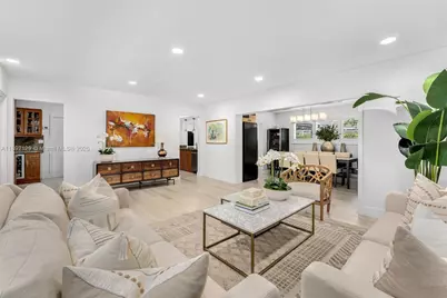 8995 SW 83rd St, Miami, FL 33173 - Photo 5