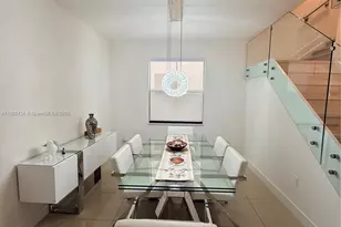 8640 NW 101st Pl, Doral, FL 33178 - Photo 9