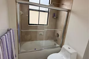 8640 NW 101st Pl, Doral, FL 33178 - Photo 29