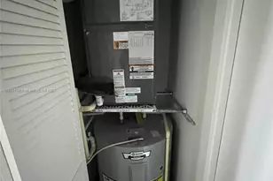 321 NE 26th St, Miami, FL 33137 - Photo 13