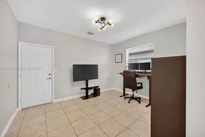 379 NE 25th Ter, Homestead, FL 33033 - Photo 17