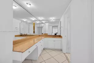 6039 Collins Ave, Miami Beach, FL 33140 - Photo 15