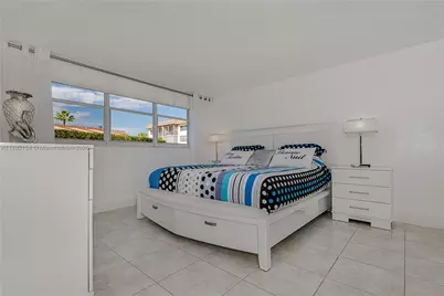 9410 N Hollybrook Lake Dr #11-109, Pembroke Pines, FL 33025 - Photo 15