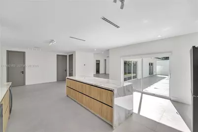 1200 SW 23rd Ct, Miami, FL 33135 - Photo 15