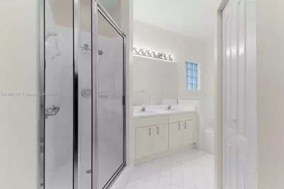 9934 NW 30th St, Doral, FL 33172 - Photo 15