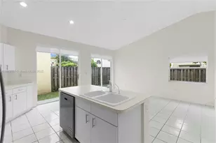 9934 NW 30th St, Doral, FL 33172 - Photo 7