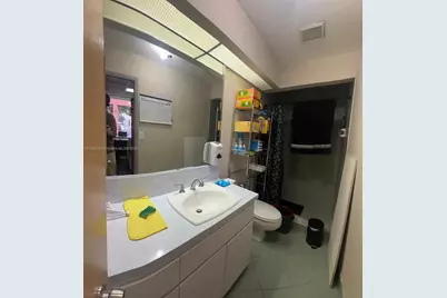 6405 NW 36th St, Virginia Gardens, FL 33166 - Photo 15