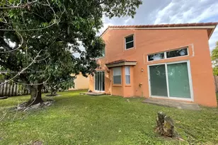 10470 SW 16th St, Pembroke Pines, FL 33025 - Photo 3