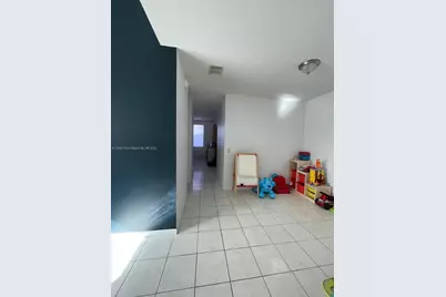 10470 SW 16th St, Pembroke Pines, FL 33025 - Photo 7