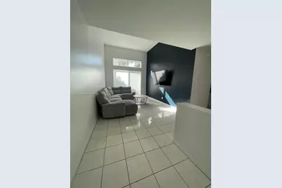 10470 SW 16th St, Pembroke Pines, FL 33025 - Photo 5