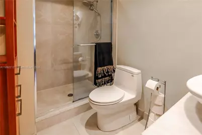 126 Golden Isles Dr #32A, Hallandale Beach, FL 33009 - Photo 13