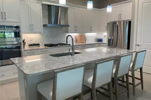 4960 Surfside Cir, Bradenton, FL 34211 - Photo 5