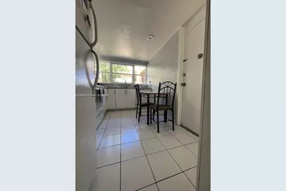 920 NE 199th St #4S, Miami, FL 33179 - Photo 3