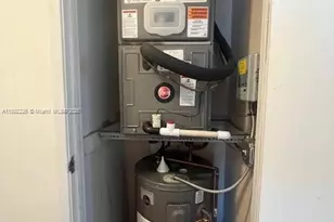 920 NE 199th St, Miami, FL 33179 - Photo 25