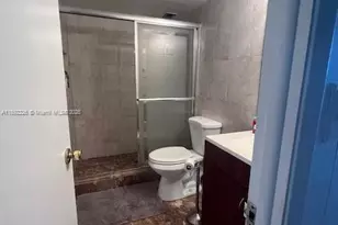 920 NE 199th St, Miami, FL 33179 - Photo 17