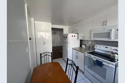 920 NE 199th St #4S, Miami, FL 33179 - Photo 5