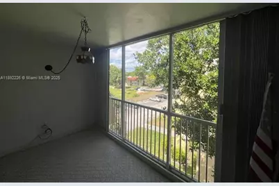 920 NE 199th St #4S, Miami, FL 33179 - Photo 15